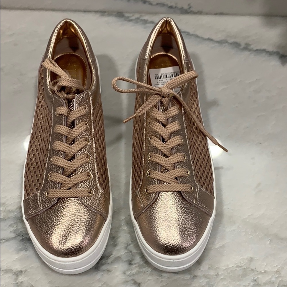 Pink metallic shoes